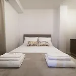 Beachfront And 게스트하우스 4*