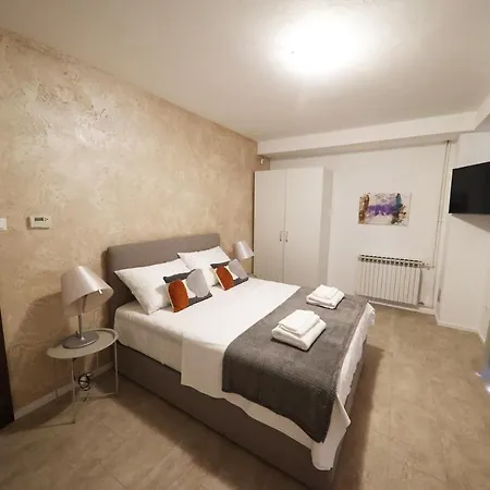 Beachfront And Konukevi