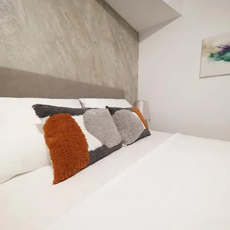 Beachfront And 4* Sukošan