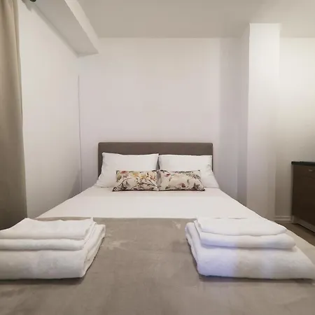 Beachfront And Konukevi 4*