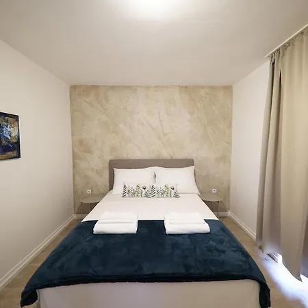 Beachfront And Konukevi Sukošan