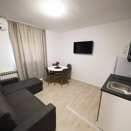 招待所 Beachfront And 4*