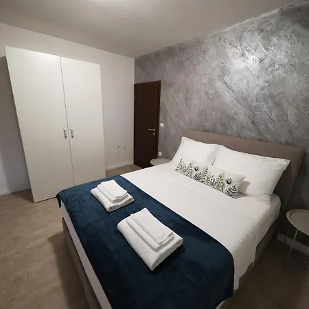 Beachfront And Sukošan