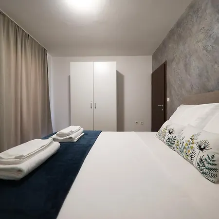 Beachfront And Sukošan