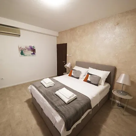 Beachfront And 4* Sukošan