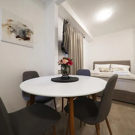 Beachfront And 招待所