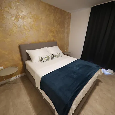 Beachfront And Sukošan