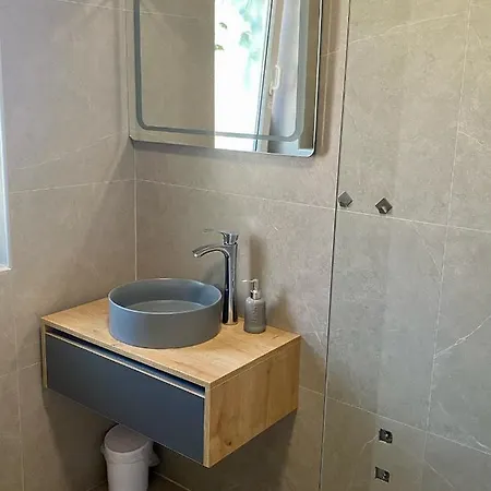 Beachfront And Konukevi 4*