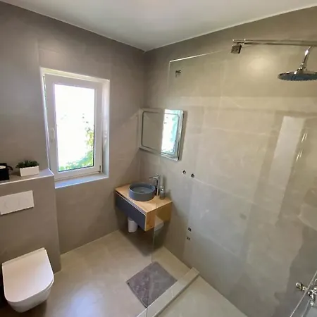 招待所 Beachfront And