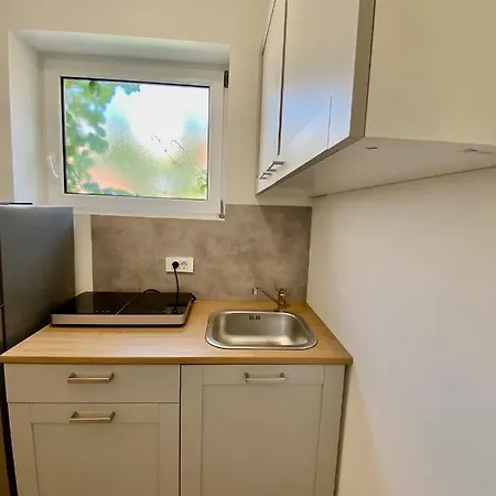 Konukevi Beachfront And Sukošan