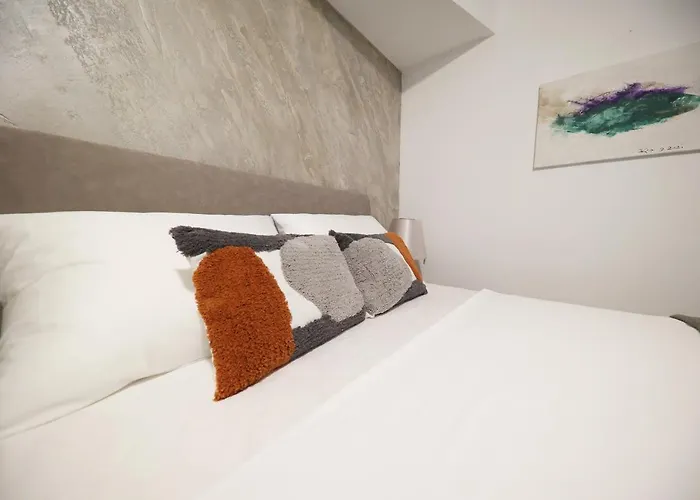 Beachfront And 4* Sukošan