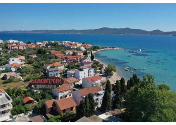 Beachfront And Pensionat Sukošan