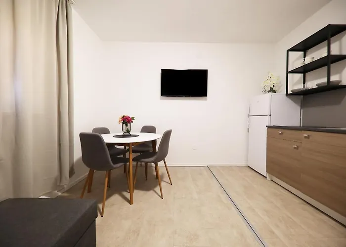 Beachfront And Affittacamere 4*