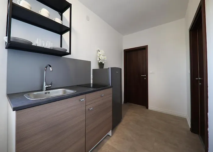 Affittacamere Beachfront And Sukošan