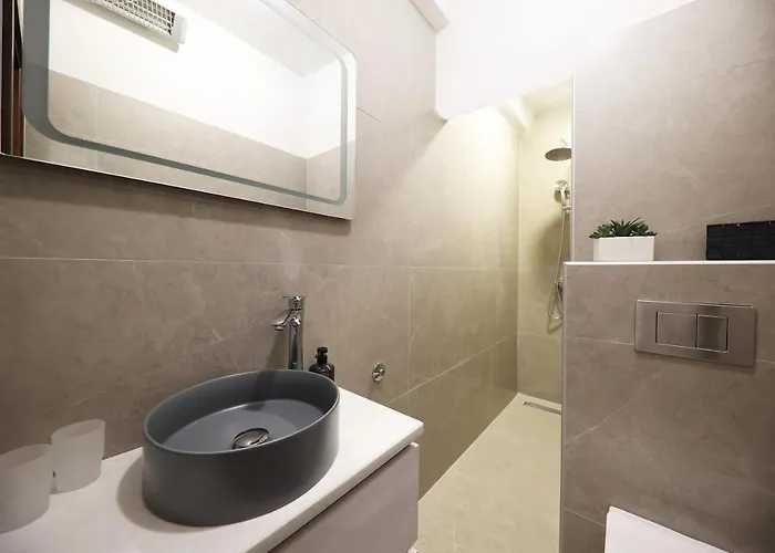 Beachfront And 4* Sukošan