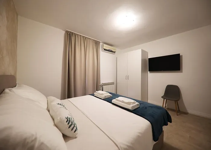 Beachfront And Affittacamere 4*