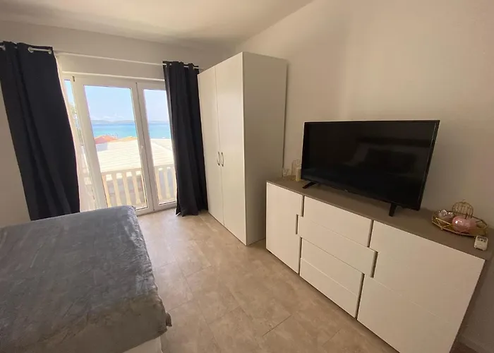 Beachfront And Sukošan