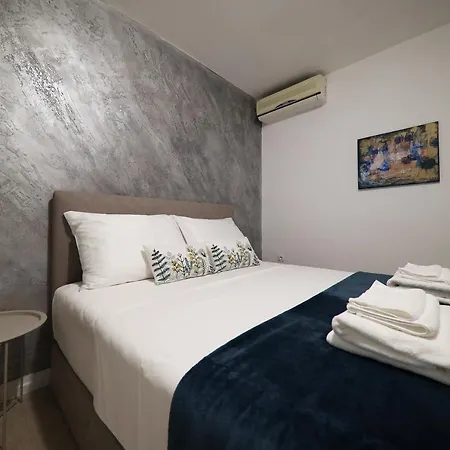 Casa de hóspedes Beachfront And Sukošan